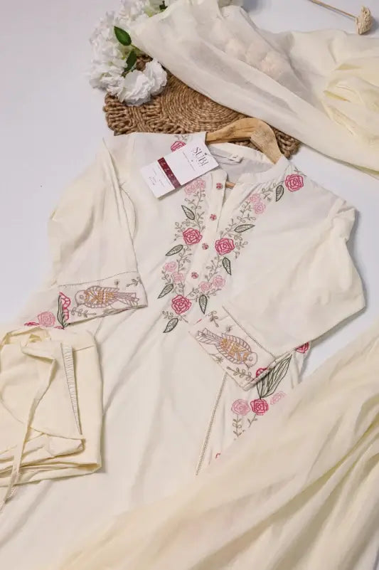 Off-White Floral Embroidered 3-Piece Kurta Pant Set